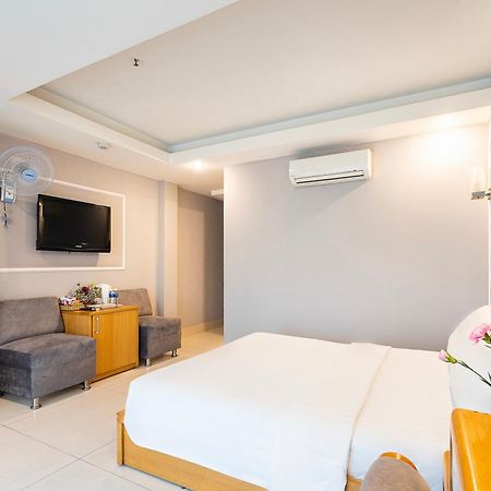 Lucky Star Hotel - Ben Thanh Хошимин Экстерьер фото